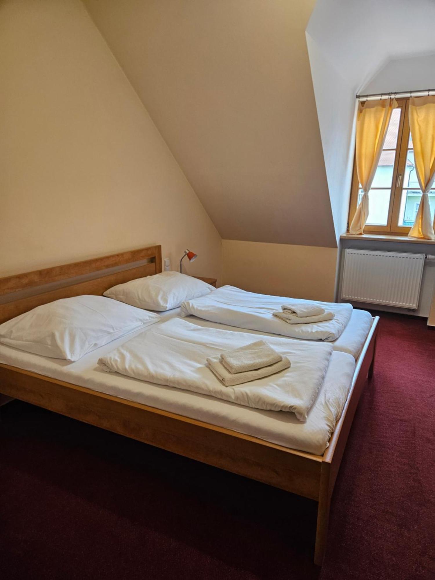 Hotel Barbarossa Cheb Exterior photo